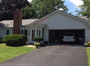 117 Sterling Ln, Wilmette, IL 60091