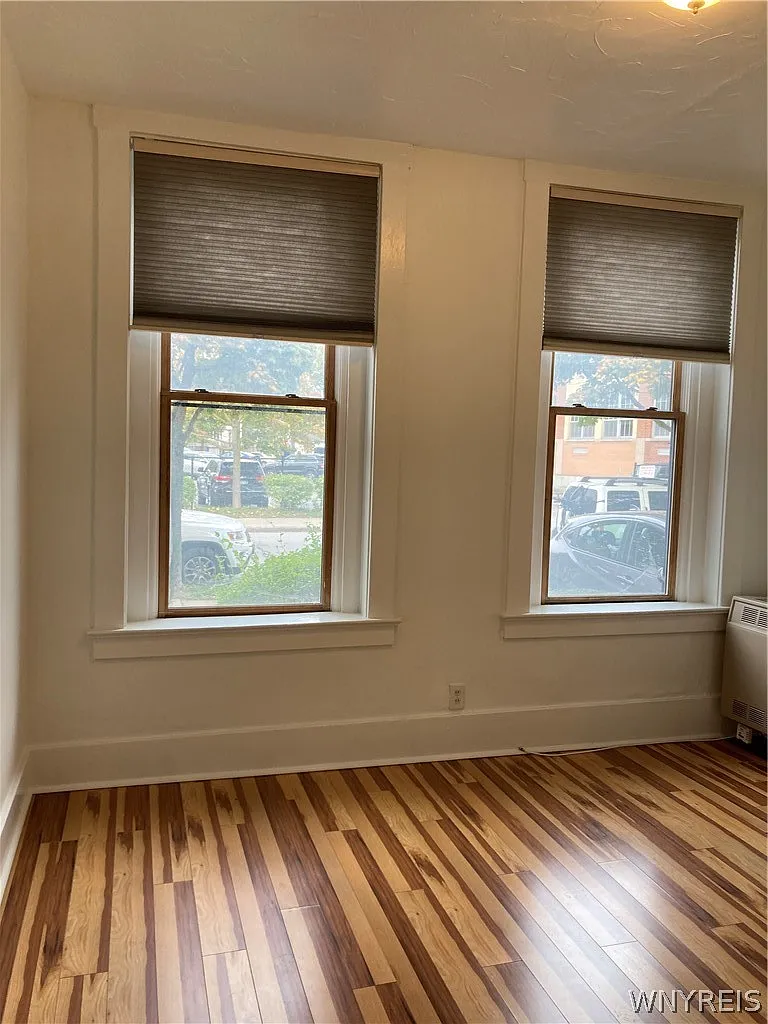 1 bed, 1.0 bath, 575 sqft, $950 — Photo 3