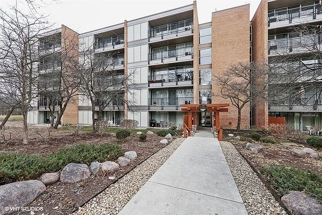 1st image of 6020 Oakwood Dr APT 4E
