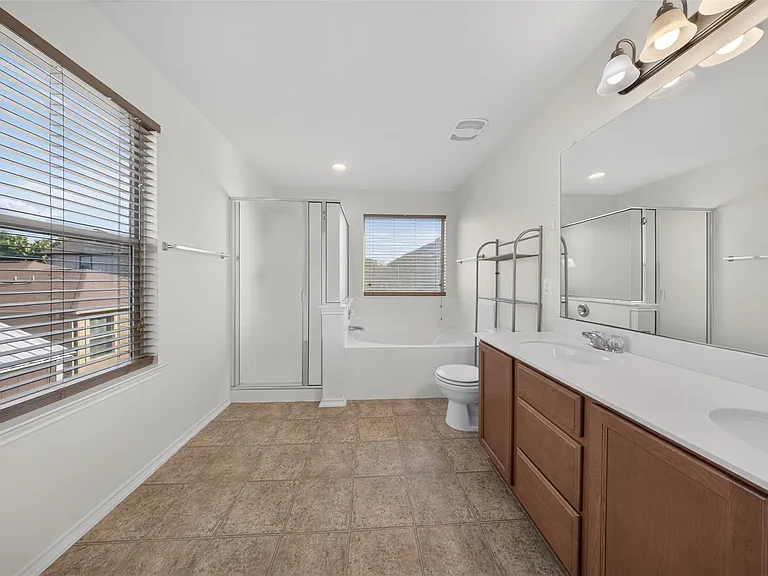 9001 Bird Brook Ln — Photo 21