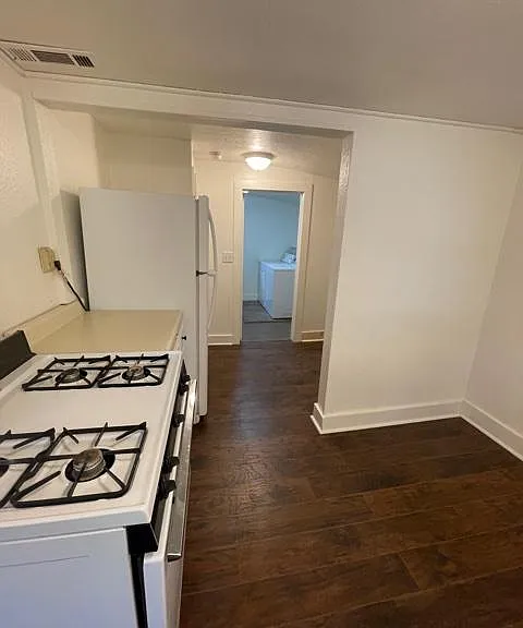 2036 N Birch Ave — Photo 9