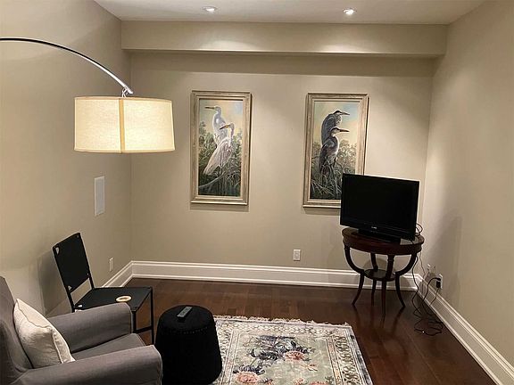 4th image of 40 Trott Blvd #503