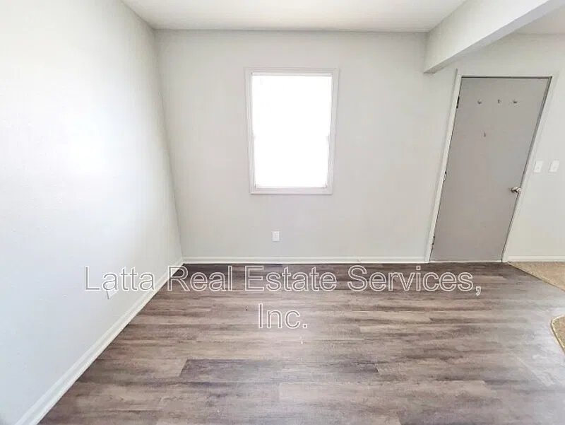 2 bed, 1.0 bath, 800 sqft, $725 — Photo 4