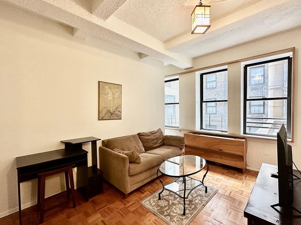 1st image of 150 W 51st St APT 1824