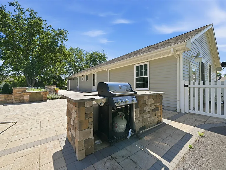 5 Comet Ct — Photo 29
