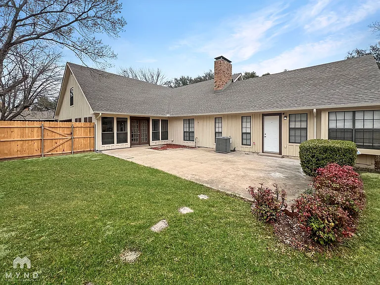 1215 Spring Lake Dr — Photo 38