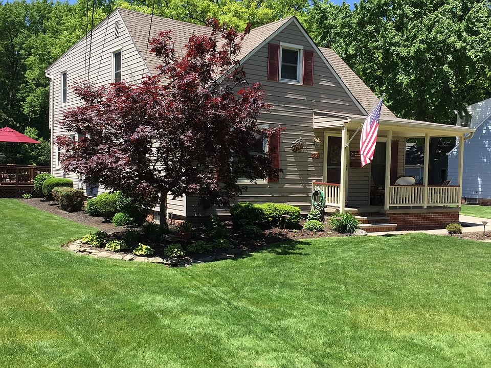 2nd image of 2348 Canterbury Rd