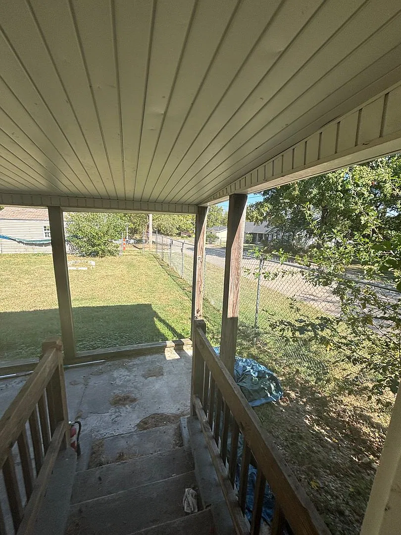 Charming 3-Bedroom Home with Fenced Backyard & Detached Garage! — Photo 4