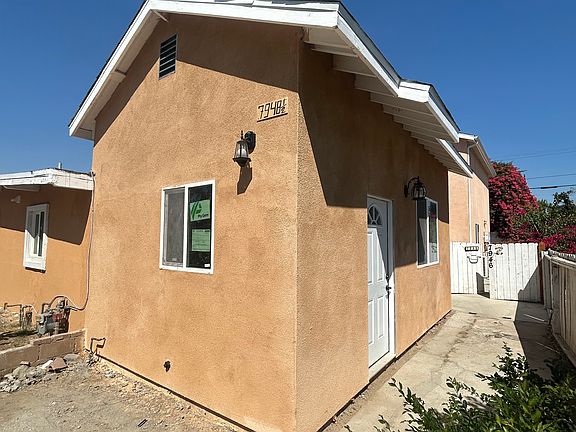 3rd image of 7948 1/2 Aura Ave #9