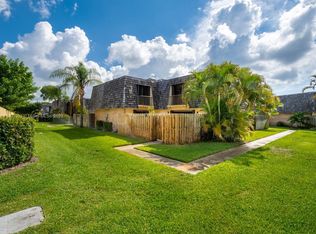 231 Woodland Rd, Palm Springs, FL 33461