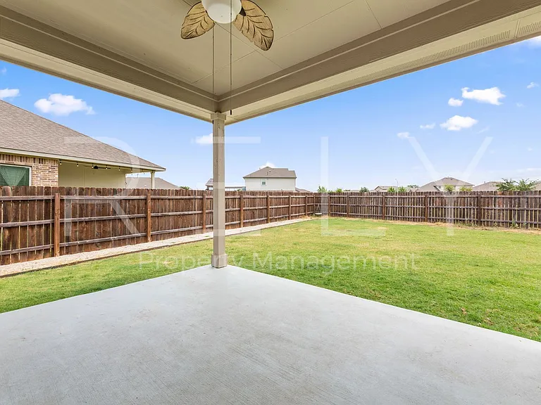 2412 Star Hill Rnch — Photo 35