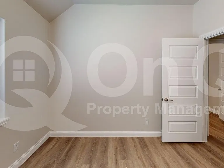 204 Rosewood Dr — Photo 19