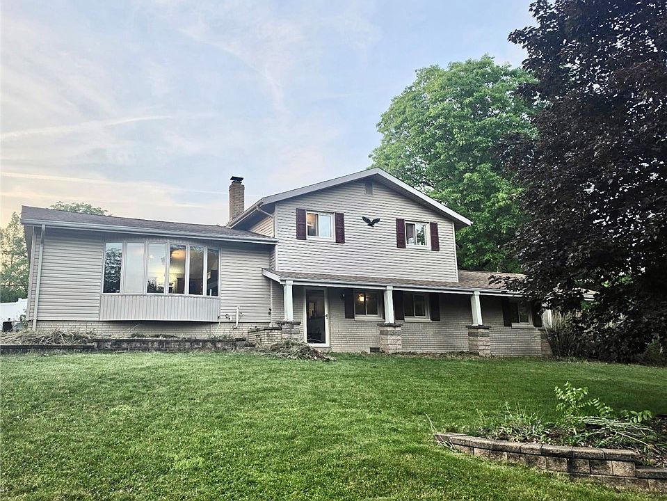 2nd image of 520 Brookpark Dr