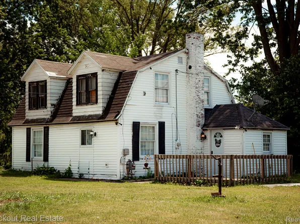 2294 Montana Ave, Saginaw, MI 48601