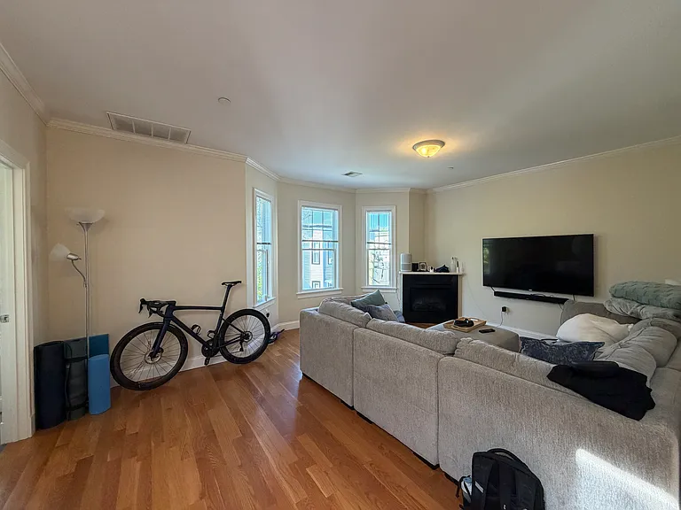 9 Marney St #3 — Photo 6