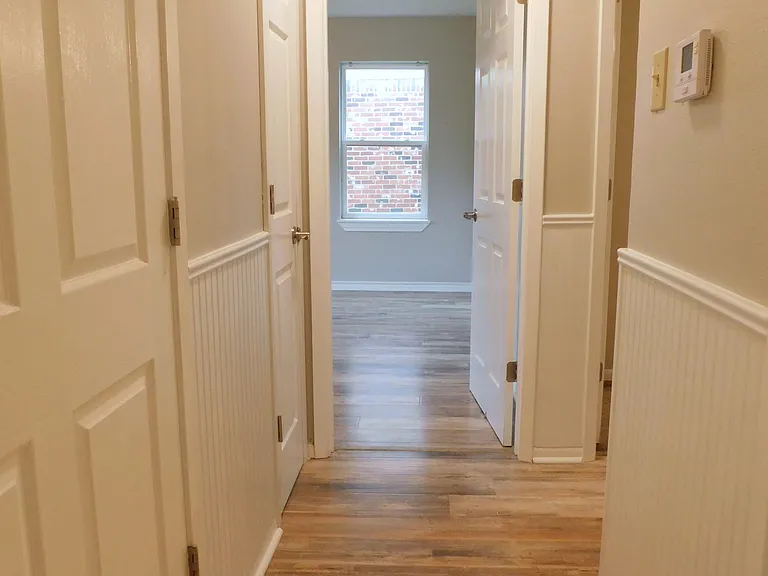 325 W Jones St — Photo 11