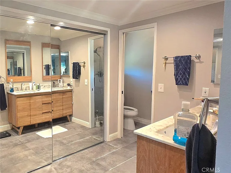 2200 Camino Rey — Photo 19