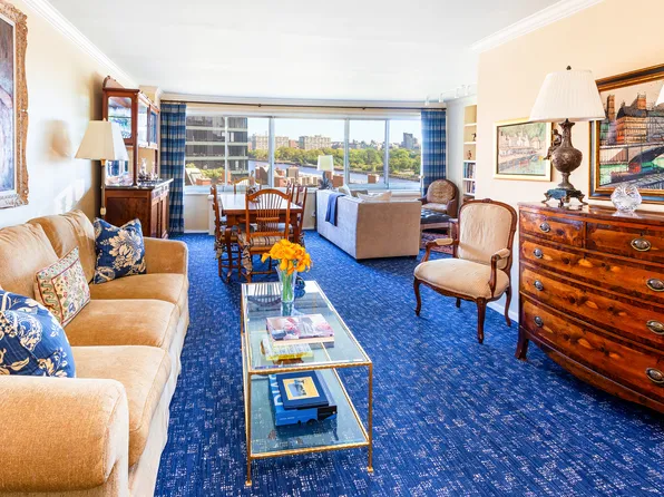 530 East 72nd Street image 1 of 17