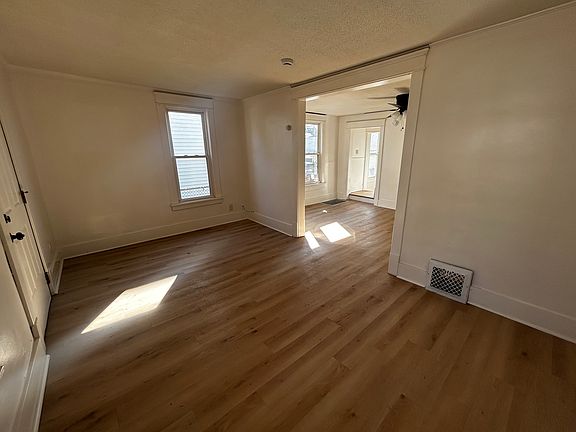 4th image of 1221 Arnold Ave NW #1