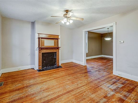 5th image of 3504 Moody Ave
