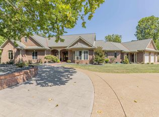 4801 Royal Oak Dr, Evansville, IN 47720