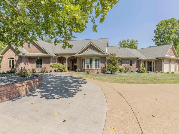 4801 Royal Oak Dr, Evansville, IN 47720