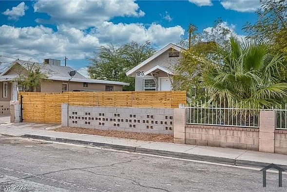 1815 Stanford St #A — Photo 2