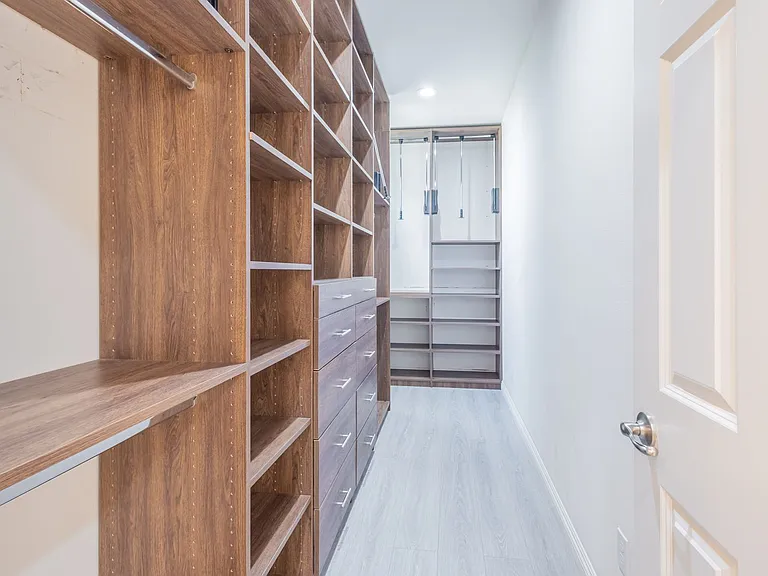 16220 Retreat Ct — Photo 39