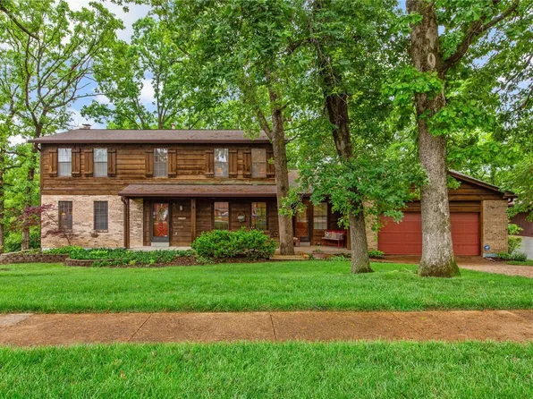 2776 Brandenberg Ln, Saint Louis, MO 63129