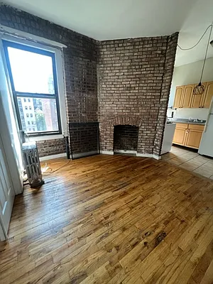 Rented by Fifth & Forever LLC | media 85