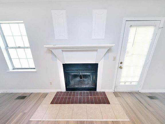 4th image of 5806 Woodgate Cir