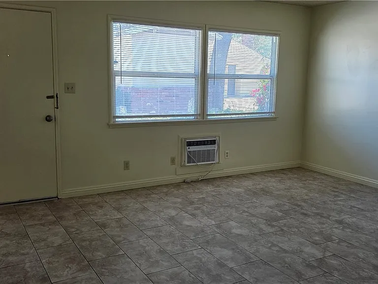 2301 Mountain Ave #23 — Photo 8