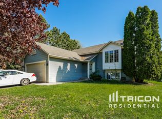 9092 Sequoia Rd, Woodbury, MN 55125