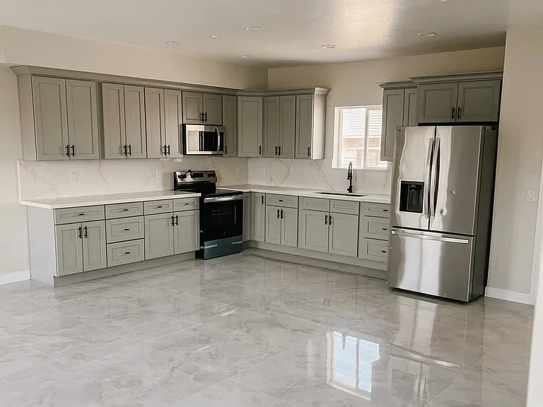 8423 Tamarind Ave — Photo 6
