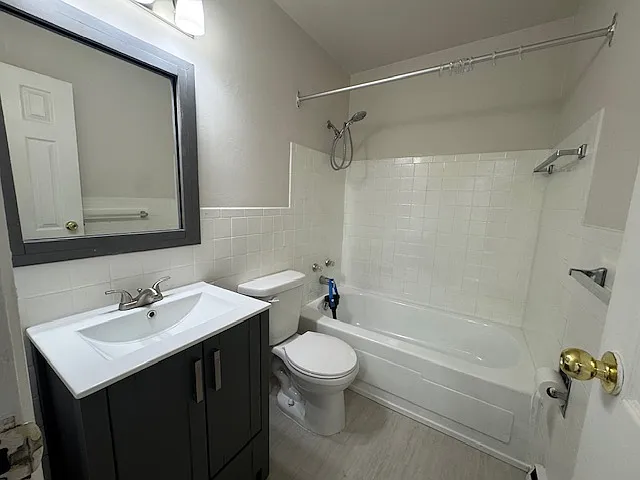 236 Louisa St #8B — Photo 7