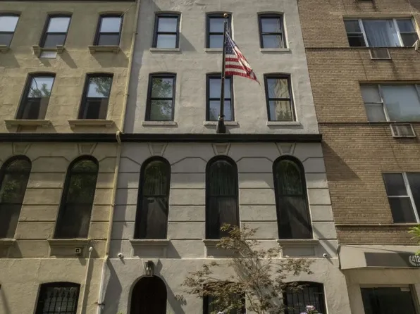 414 East 50th Street image 1 of 15