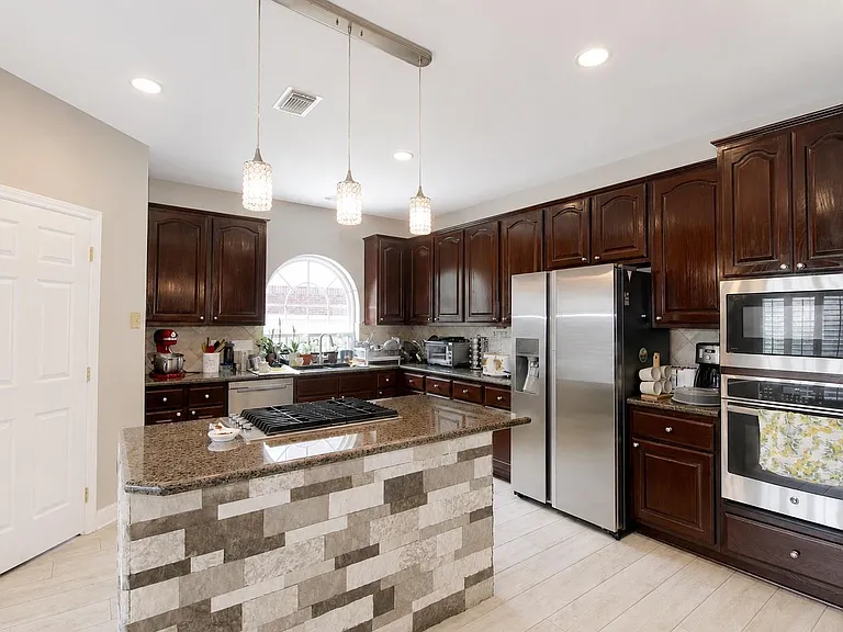 2019 Rosalyn Ct — Photo 6