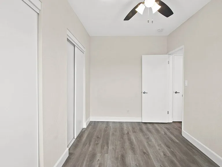 Westminster Apartments — Photo 44