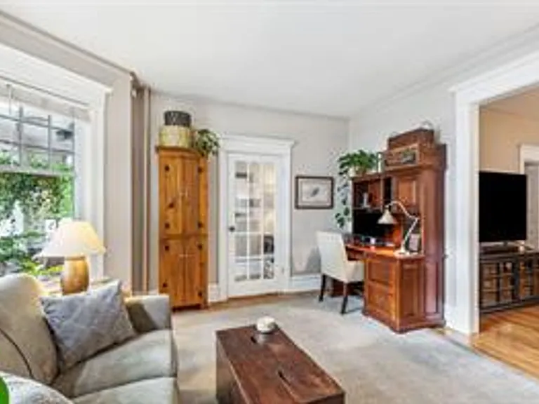 410 Roosevelt St — Photo 18