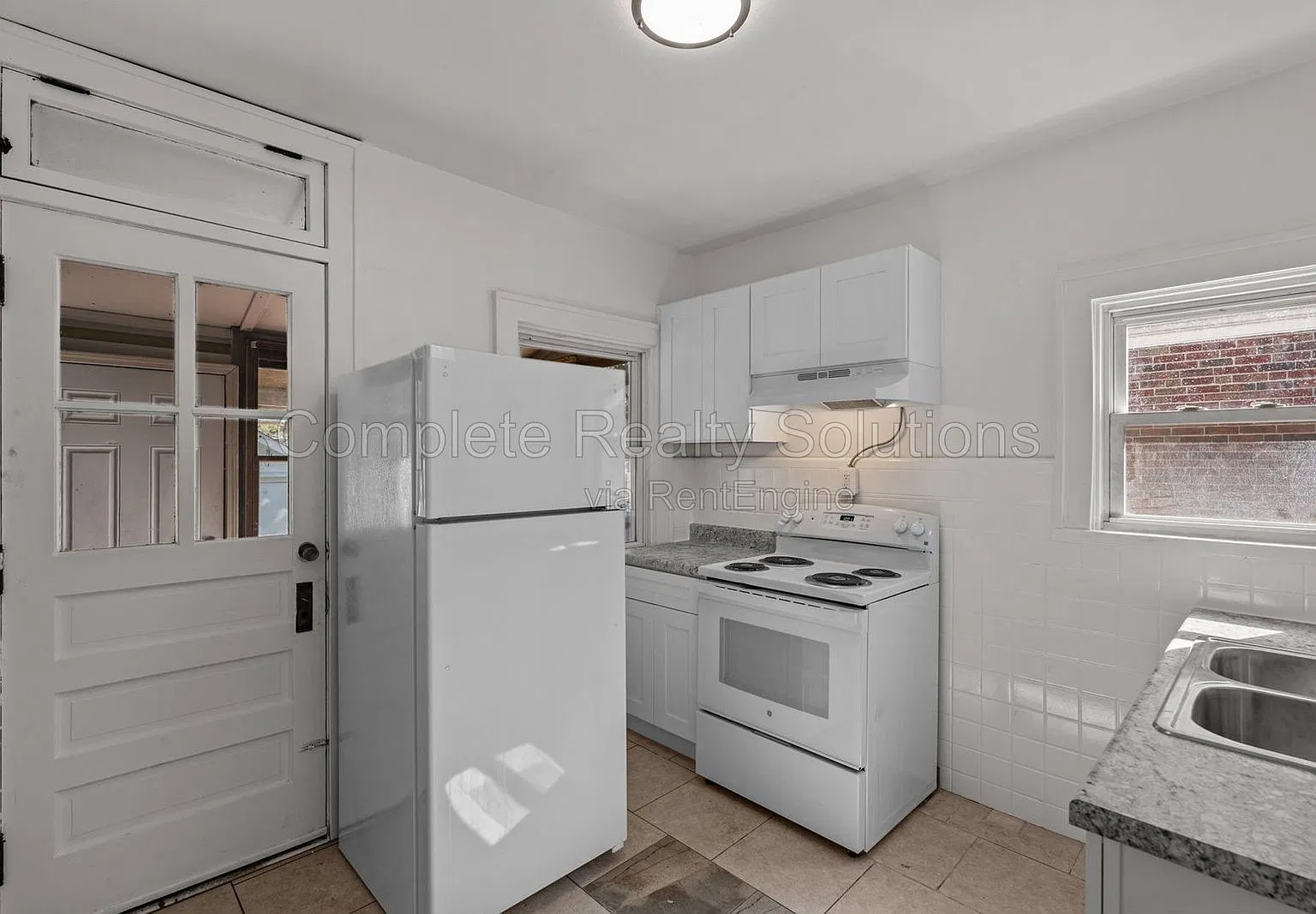2 bed, 1.0 bath, 864 sqft, $1,195 — Photo 2
