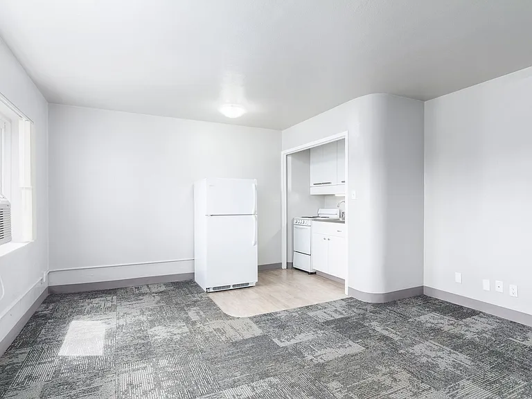 The Lee Apartments — Photo 18