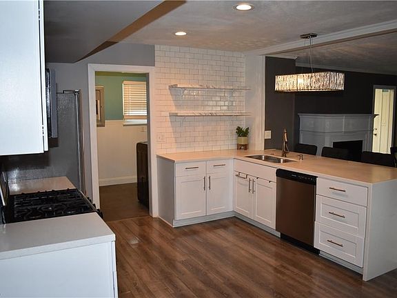 3rd image of 33565 Morris Ave
