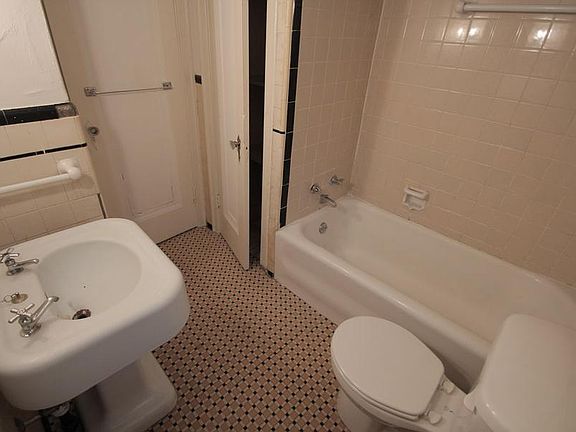 5th image of 1312 S Braddock Ave #3