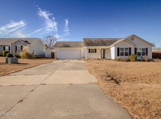 102 Harmony Way, Richlands, NC 28574