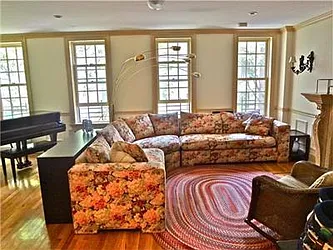 Rented by R New York