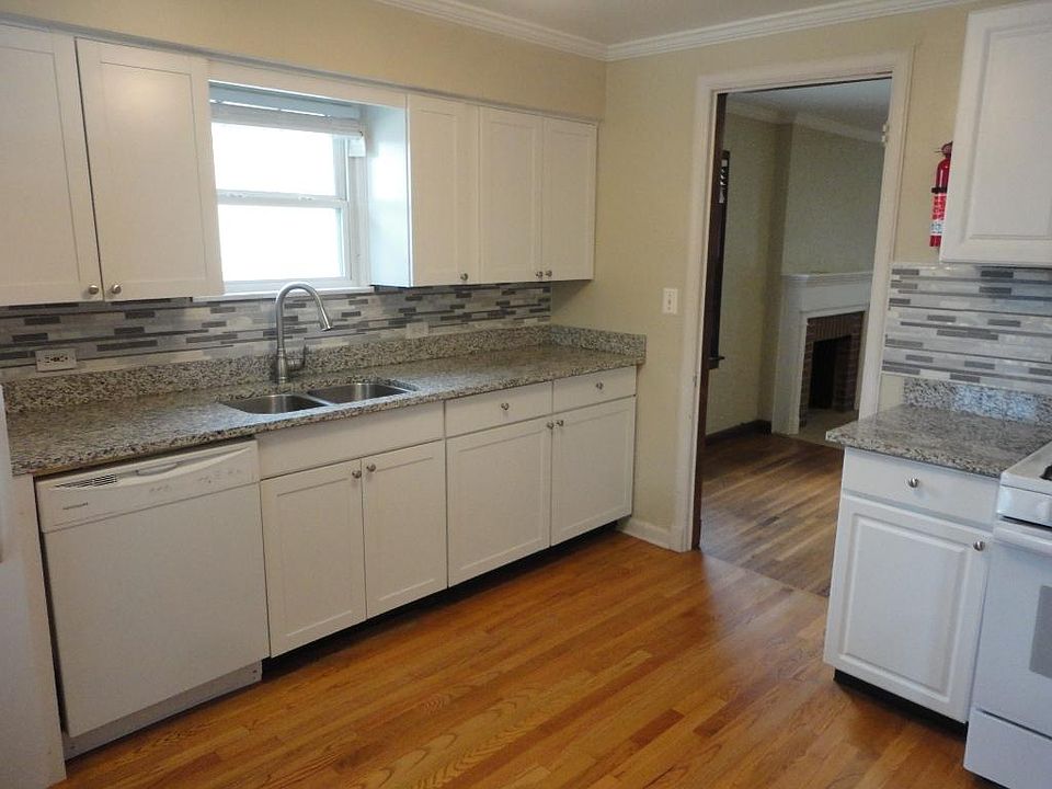 1st image of 1382 Virginia Ave #1/2