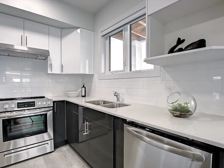 823 Daniels Way SW — Photo 14