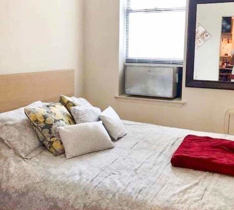 1st image of 415 E 90th St #3
