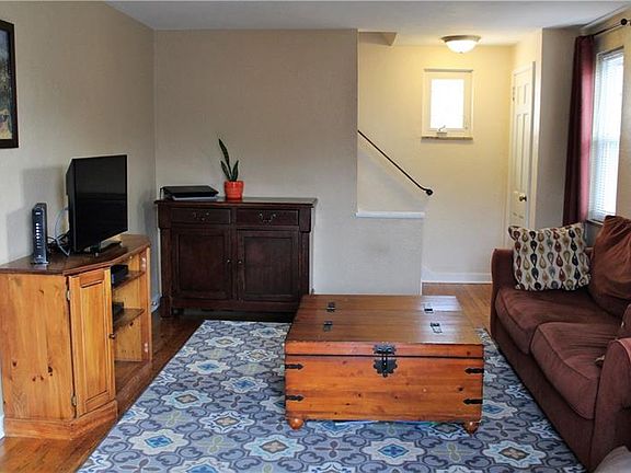 4th image of 1172 Grandview Dr