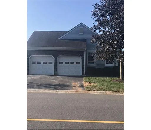 26 George Washington Dr photo 1
